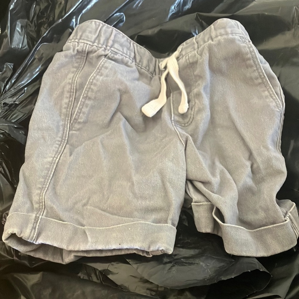 Old navy shorts 2t